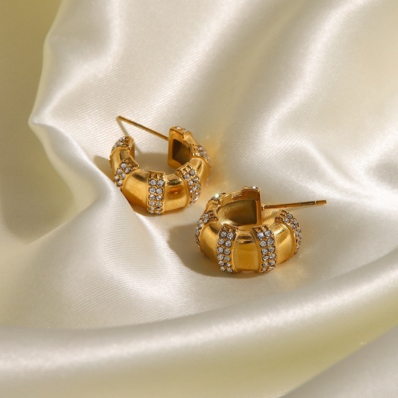 NEW: 24K Gold Chunky Hoop Earrings*Waterproof*Sweatproof*Tarnish Free - Picture 5 of 5